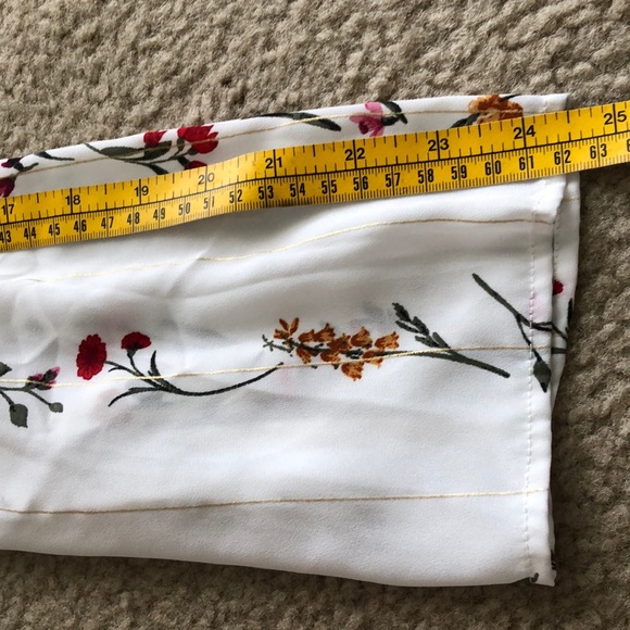 White floral blouse - Picture 4 of 5